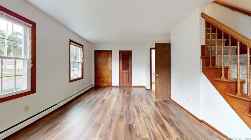 27 Casco St, Milford CT 06460-5626 exterior