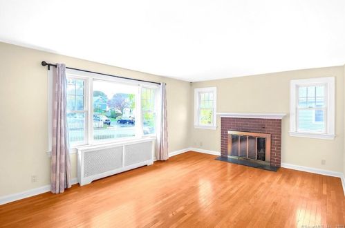 56 Dry Hill Rd, Norwalk, CT 06851-4030