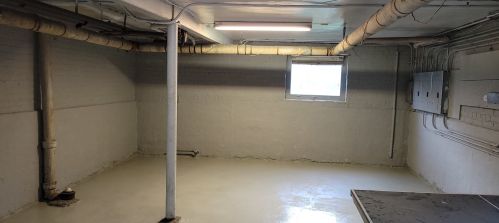 7414 Chappel Ave, Chicago IL 60649-3620 exterior