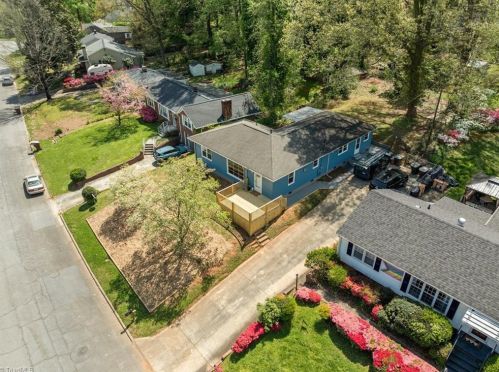 3011 Masonic Dr, Greensboro NC 27403-1934 exterior