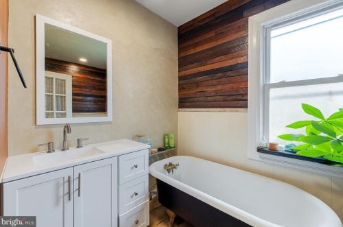 3081 Emerald St, Philadelphia PA 19134-2010 exterior