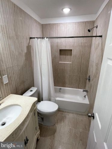 5818 Camac St, Philadelphia PA  19141-4123 exterior