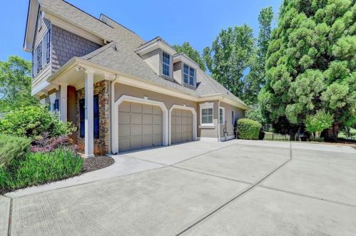 7590 Wentworth Dr, Duluth GA 30097-1607 exterior