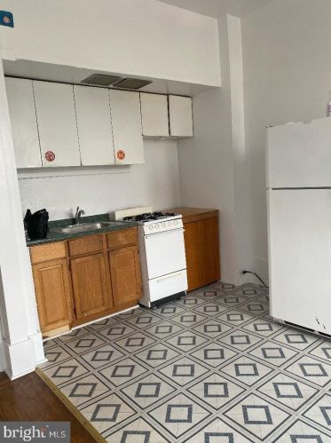 1168 Broad St, Philadelphia PA  19146-3142 exterior