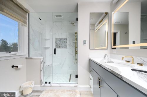 747 Bobwhite Ln, Huntingdon Valley PA 19006-2117 exterior