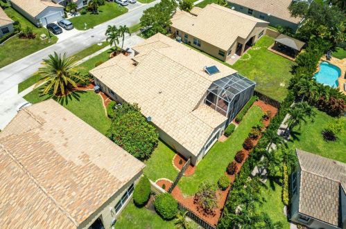 9137 Cove Point Cir, Boynton Beach FL 33472-2763 exterior