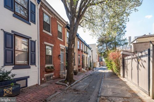 2216 Manning St, Philadelphia PA  19103-5515 exterior