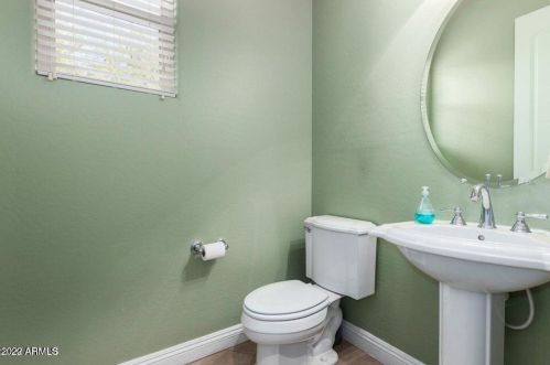 21807 37th St, Phoenix AZ  85050-4953 exterior