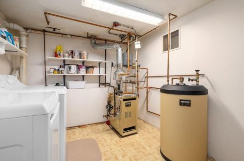 19 Virginia Ave, Woonsocket RI 02895-5630 exterior