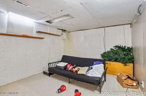 3100 Stratford Dr, Wyoming MI exterior