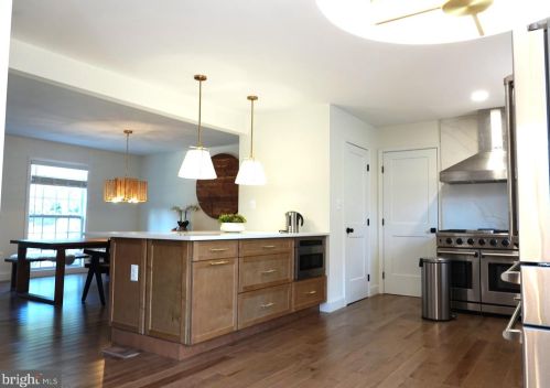 941 Kimberwicke Rd, Mc Lean VA  22102-1307 exterior