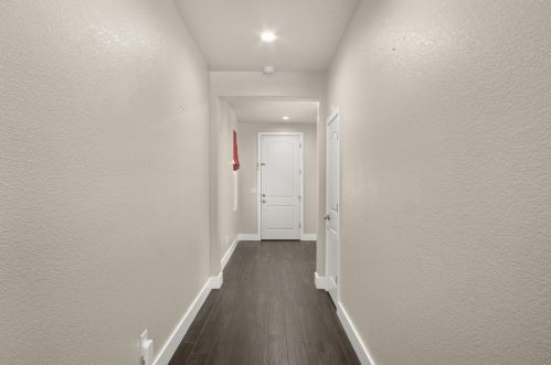 1272 Paseo Belleza, Turlock CA 95382-7396 exterior