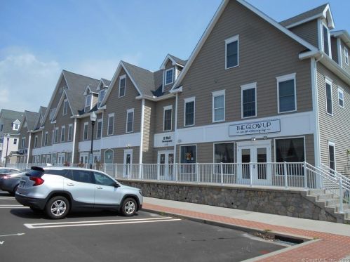 22 Botsford Ave, Milford CT 06460-5805 exterior