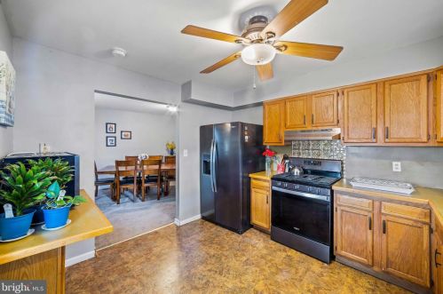 215 Main St, Pilesgrove NJ  08098-1043 exterior