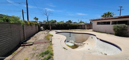 5302 Hawthorne St, Tucson AZ 85710-1645 exterior