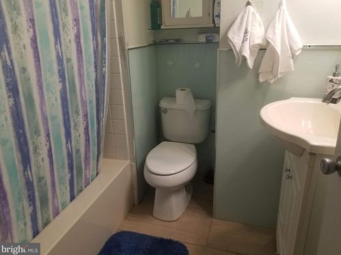 2555 American St, Philadelphia PA 19140-5724 exterior