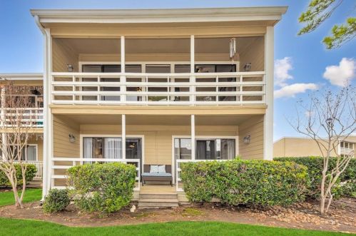 17 April Pt Dr, Montgomery TX 77356-8873 exterior