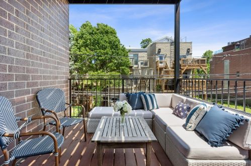 1315 Roscoe St, Chicago IL 60657-1413 exterior