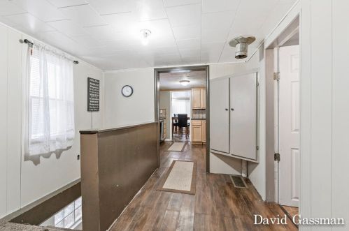 2386 Manahan Ave, Meskegon MI 49444-2666 exterior