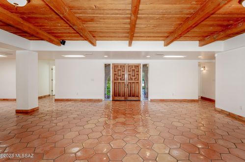 5925 Mina Vis, Tucson AZ 85718-4128 exterior