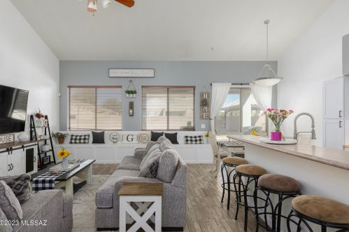 6252 Mesa Garden Dr, Tucson AZ  85757-7532 exterior