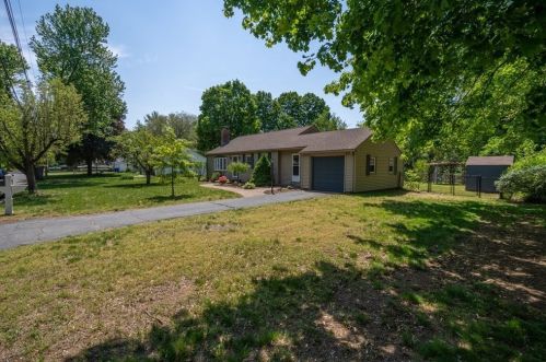 22 Jeffrey Rd, Springfield, MA 01119-2732