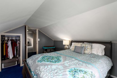 945 Eleanor St, Grand Rapids MI 49505-4305 exterior