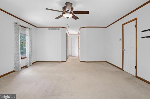 1 Madison Ct, Southampton NJ  08088-9046 exterior