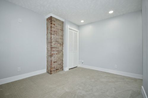 42 Queenston St, Pittsburgh PA 15210-4143 exterior