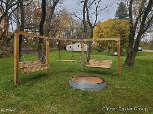 947 Ionia St, Belding MI 48809-1759 exterior