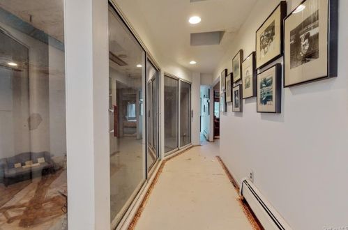 25 Sparrowbush Rd, Upper Saddle River NJ 07458-1420 exterior