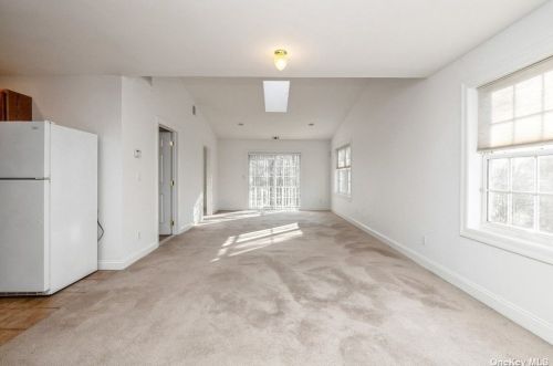 1126 Savoy Dr, Huntington Station NY  11747-5281 exterior