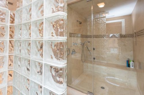 6923 Kenton Ave, Chicago IL 60712-2429 exterior