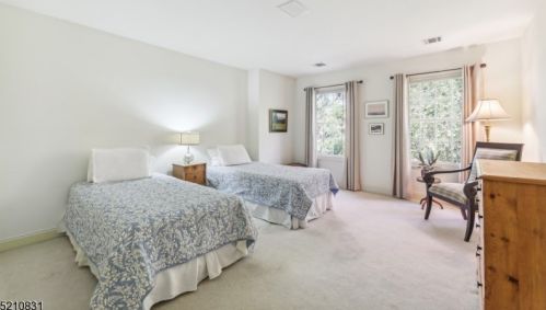 20 Chadwell Pl, Morristown NJ 07960-6946 exterior