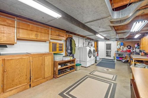 1236 Pinewood Dr, Pittsburgh PA 15243-1812 exterior