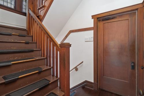 16 Kingsbury Pl, Saint Louis MO 63112-1825 exterior