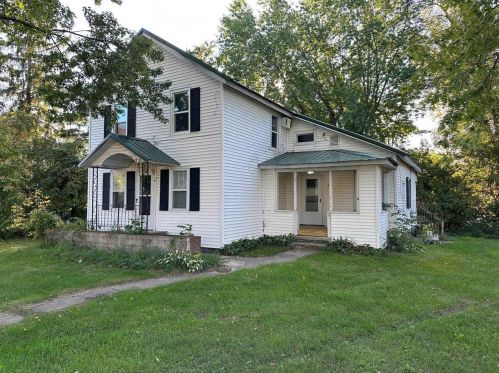 111 Center St, Suring, WI 54174-9555