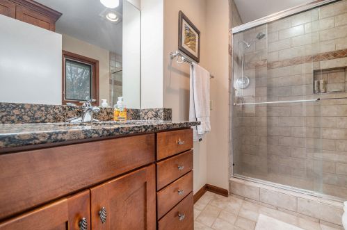 6129 Old Log Trl, Kalamazoo MI  49009-8032 exterior