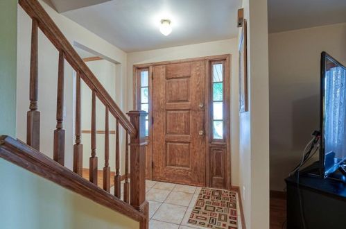 694 Presque Isle Dr, Pittsburgh, PA 15239-2652