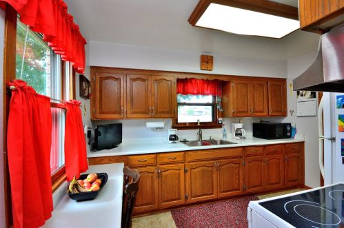 8719 National Ave, Milwaukee WI 53204-1345 exterior