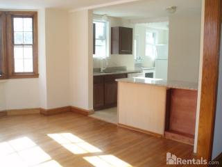 2200 Forest Glen Rd, Silver Spring MD  20910-1124 exterior