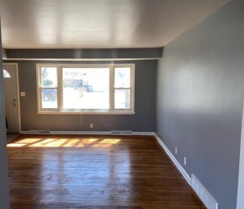 10914 Fairmount Ave, Milwaukee, WI 53225-3819