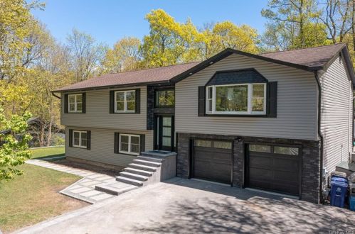 451 Storms Rd, Valley Cottage NY 10989-1215 exterior