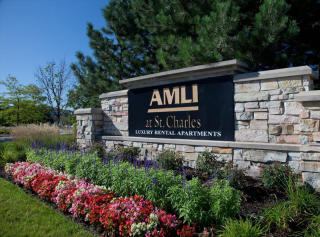 100 Lakeside Dr, Saint Charles IL  60174-7901 exterior