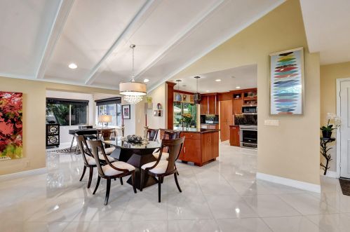 13 Gln Dr, Boynton Beach FL 33436-6207 exterior