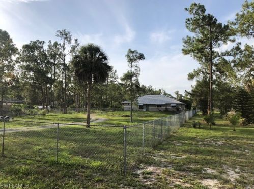 3295 5 Ave, Naples FL 34117-4114 exterior