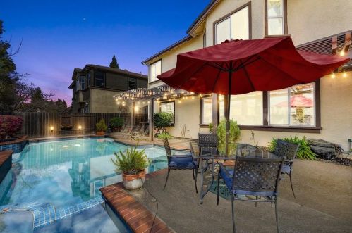 1009 Sandwick Way, Folsom CA 95630-6127 exterior