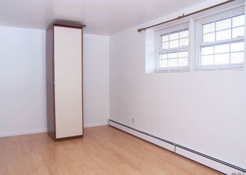 31 1st Ave, Huntington Station NY 11746-1742 exterior