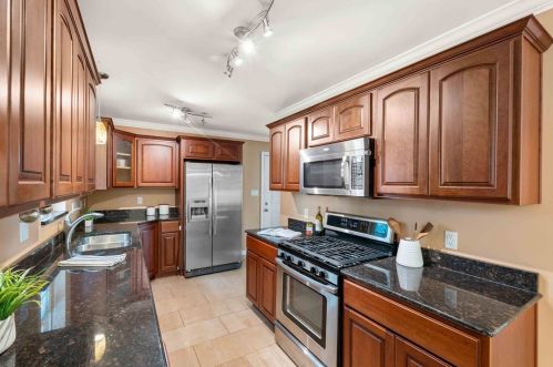 1716 Greenleaf St, Pittsburgh, PA 15211-1020