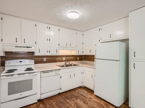 3988 Vly Brk Rd, Lithonia GA 30039-4280 exterior